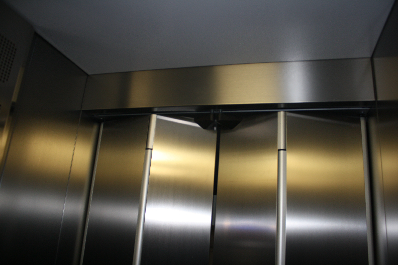 porte a soffietto ascensore realizzato a Milano - 1