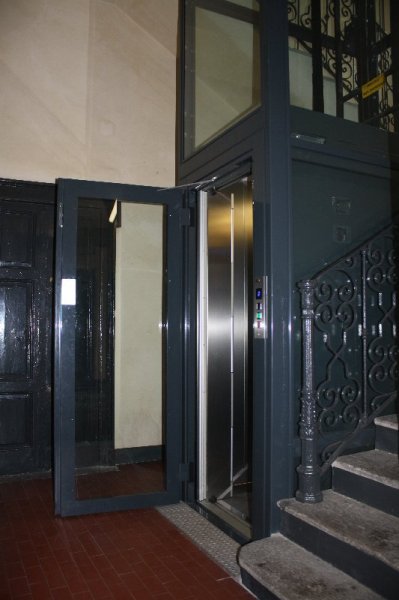 ingresso ascensore realizzato a Milano - 2