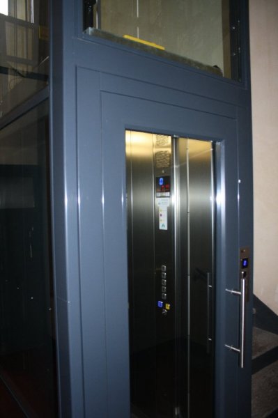 ingresso ascensore realizzato a Milano - 1