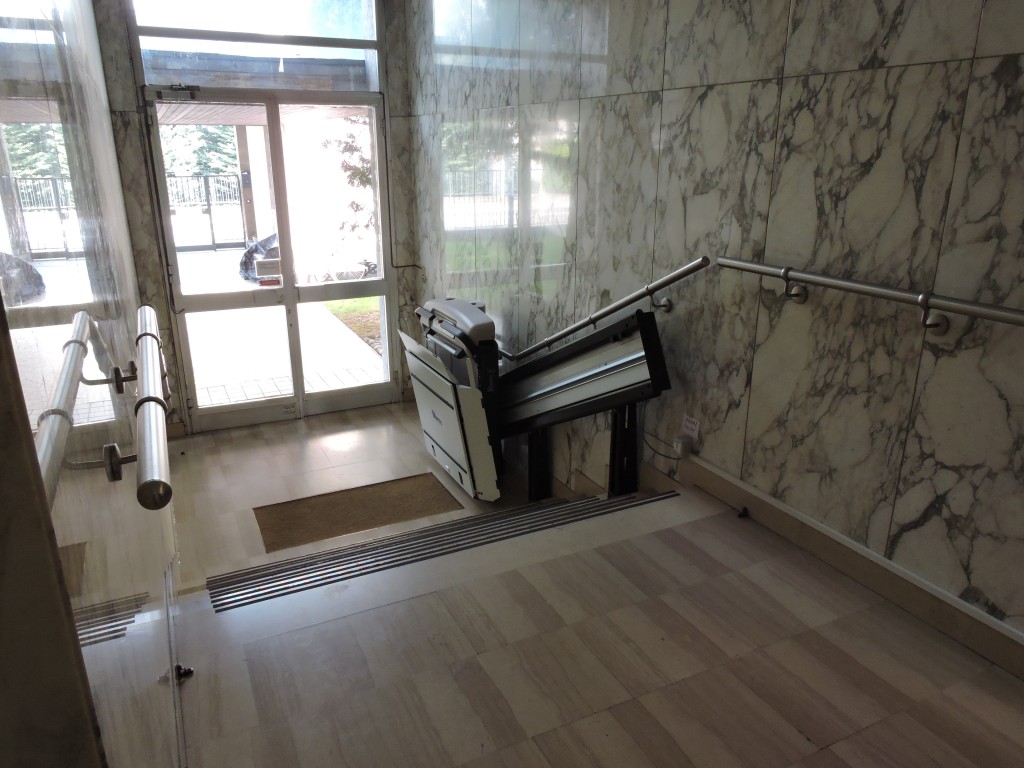 Installazione servoscale realizzata a Gallarate