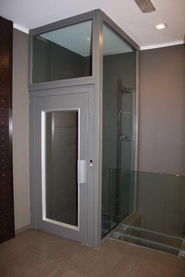 Ingresso piattaforma elevatrice realizzata a Varese - foto 1