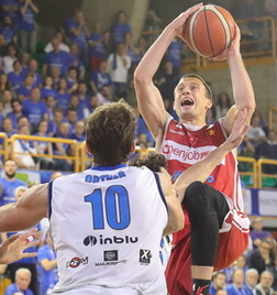 Fase di gioco della Pallacanestro Varese