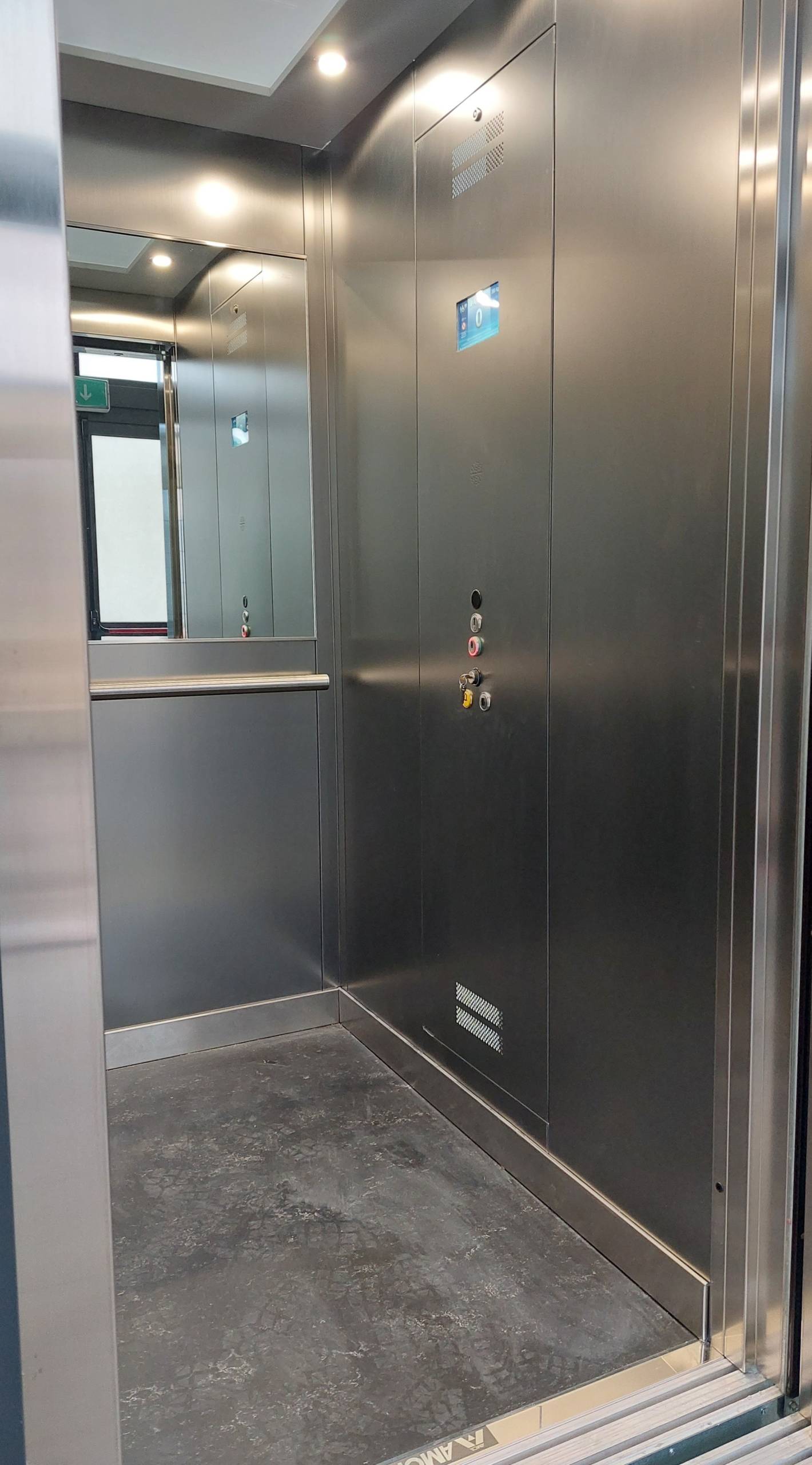 Installazione di una nuova piattaforma elevatrice al Centro Polifunzionale di Caslino d'Erba (Como)